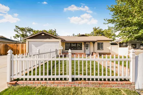263 Ave P1 E, Palmdale, CA 93550