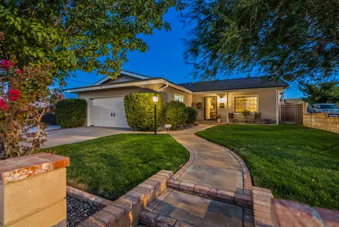 5560 Avenue M4 W, Quartz Hill, CA 93536