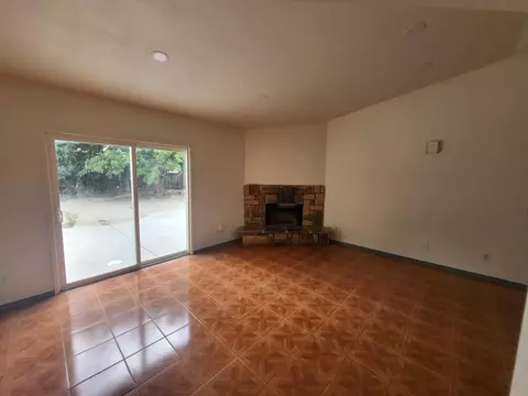 37316 Sabal Ave, Palmdale, CA 93552 photo 3
