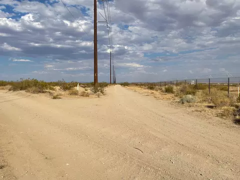 Benton Avenue, Mojave, CA 93501 photo 2