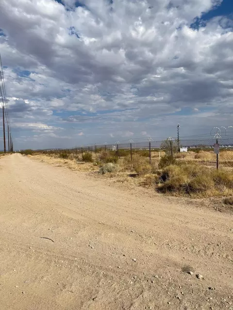 Benton Avenue, Mojave, CA 93501