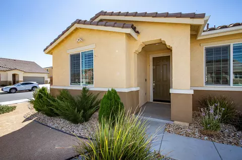39115 Cocobola Ct, Palmdale, CA 93551 photo 2