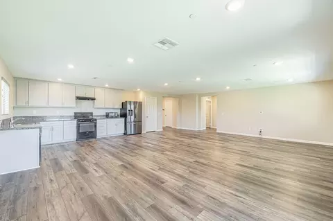 Living - 2024 Donatello St E, Lancaster, CA 93535 photo 2 of 6