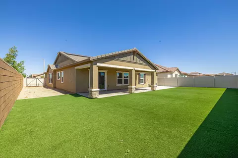 Exterior - 2024 Donatello St E, Lancaster, CA 93535 photo 5 of 6