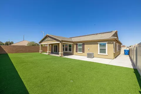 Exterior - 2024 Donatello St E, Lancaster, CA 93535 photo 4 of 6