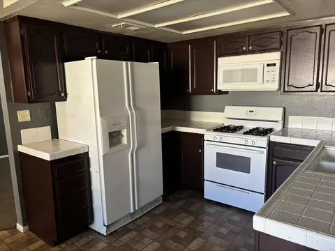 Kitchen - 1850 Ave J2 E #2, Lancaster, CA 93535 photo 2 of 2