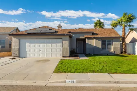 1465 Bedford Ave, Rosamond, CA 93560