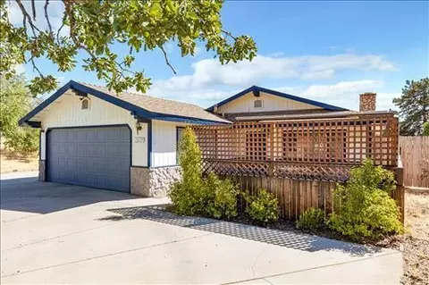 21609 Adam Dr, Tehachapi, CA 93561 photo 2