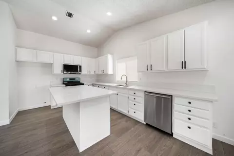 Kitchen - 44159 Benald St, Lancaster, CA 93535 photo 1 of 2