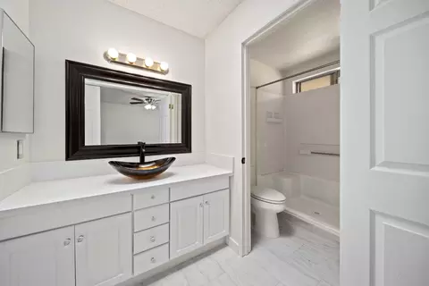 Bath - 44159 Benald St, Lancaster, CA 93535 photo 2 of 3
