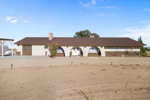 49618 90th St W, Lancaster, CA 93536