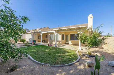 Exterior - 42356 75th St W, Lancaster, CA 93536 photo 11 of 13