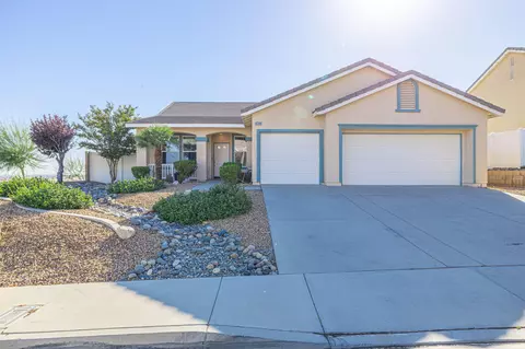 Exterior - 42356 75th St W, Lancaster, CA 93536 photo 2 of 13