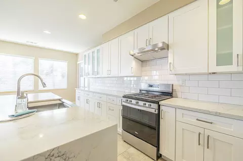 Kitchen - 42356 75th St W, Lancaster, CA 93536 photo 4 of 5