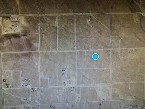 Laguna Avenue E, Mojave, CA 93501