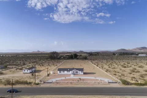 4300 Backus Rd, Rosamond, CA 93560 photo 1