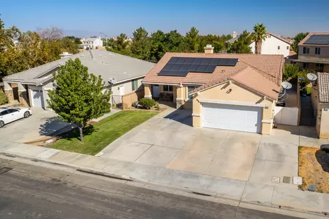 2507 Nugent St E, Lancaster, CA 93535 photo 2