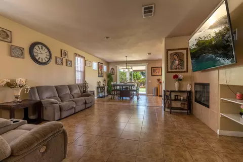 2507 Nugent St E, Lancaster, CA 93535 photo 4