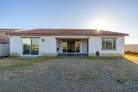 Exterior - 4007 Saddle Dr, Palmdale, CA 93551 photo 10 of 10