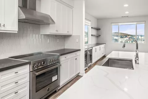 Kitchen - 4007 Saddle Dr, Palmdale, CA 93551 photo 3 of 3