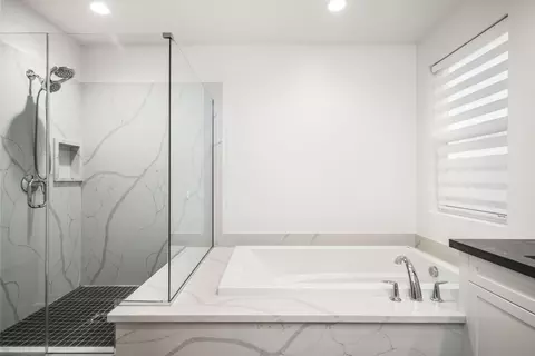 Bath - 4007 Saddle Dr, Palmdale, CA 93551 photo 1 of 3