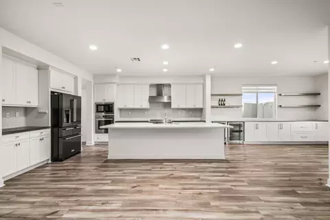 Kitchen - 4007 Saddle Dr, Palmdale, CA 93551 photo 1 of 3