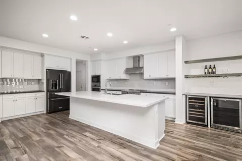 Kitchen - 4007 Saddle Dr, Palmdale, CA 93551 photo 2 of 3