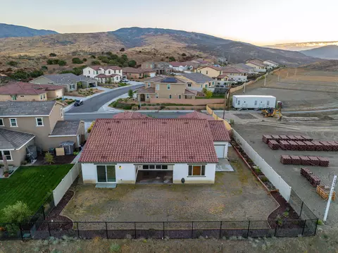 View/Area - 4007 Saddle Dr, Palmdale, CA 93551 photo 2 of 6