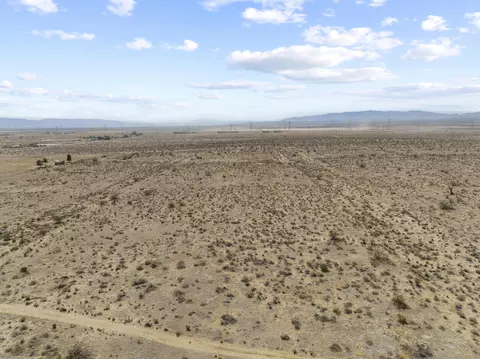 Kildeer Street, Rosamond, CA 93560
