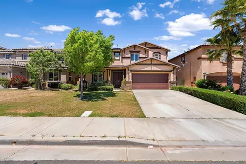2449 Delicious Ln, Palmdale, CA 93551