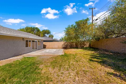 Exterior - 45540 3rd St E, Lancaster, CA 93535 photo 11 of 12