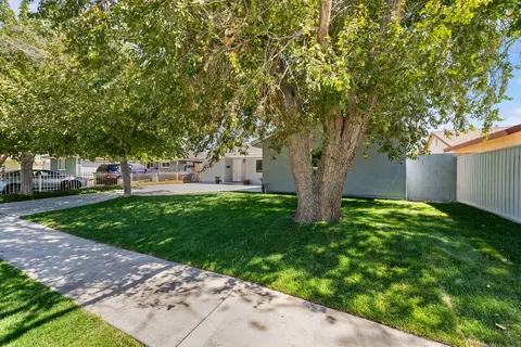 Exterior - 45540 3rd St E, Lancaster, CA 93535 photo 6 of 12