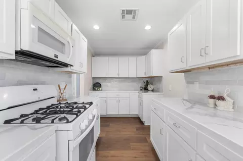 Kitchen - 45540 3rd St E, Lancaster, CA 93535 photo 2 of 5