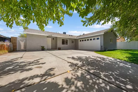 Exterior - 45540 3rd St E, Lancaster, CA 93535 photo 2 of 12