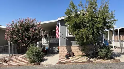 3303 Sierra Hwy #37, Rosamond, CA 93560