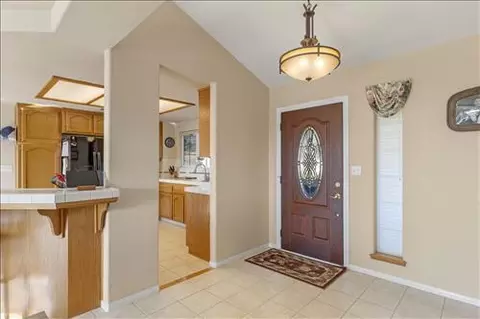 30370 Rollingoak Dr, Tehachapi, CA 93561 photo 7