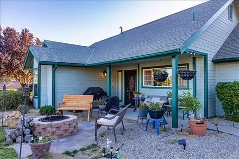 30370 Rollingoak Dr, Tehachapi, CA 93561 photo 5