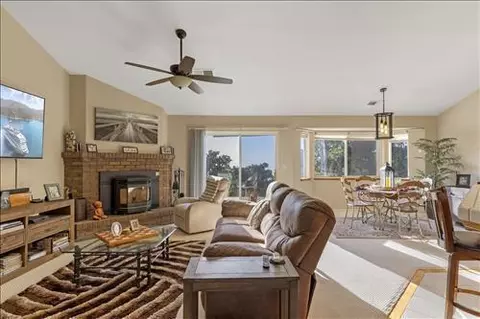 30370 Rollingoak Dr, Tehachapi, CA 93561 photo 9