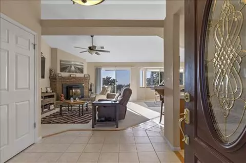 30370 Rollingoak Dr, Tehachapi, CA 93561 photo 6