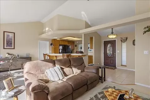 30370 Rollingoak Dr, Tehachapi, CA 93561 photo 11
