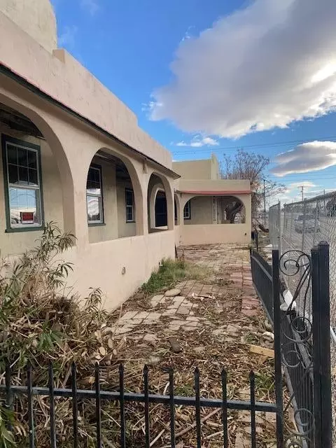Exterior - 2259 Inyo St, Mojave, CA 93501 photo 7 of 13