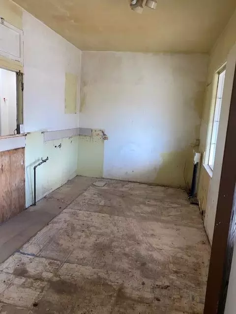 Kitchen - 2259 Inyo St, Mojave, CA 93501 photo 1 of 1