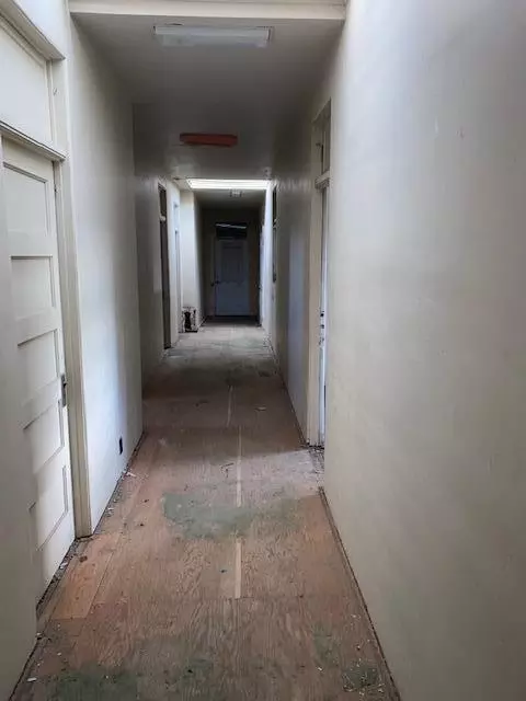 Entry Way - 2259 Inyo St, Mojave, CA 93501 photo 1 of 1