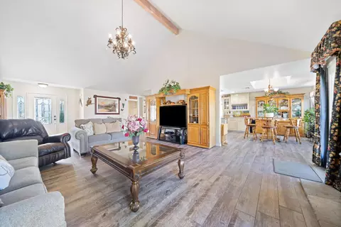 27601 Buckpasser Dr, Tehachapi, CA 93561 photo 7