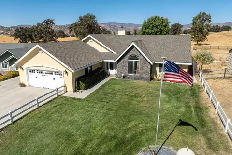 27601 Buckpasser Dr, Tehachapi, CA 93561 photo 4