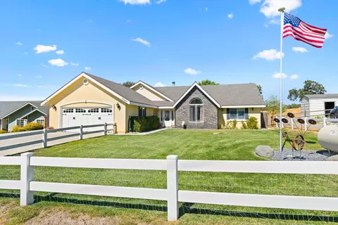 27601 Buckpasser Dr, Tehachapi, CA 93561 photo 3