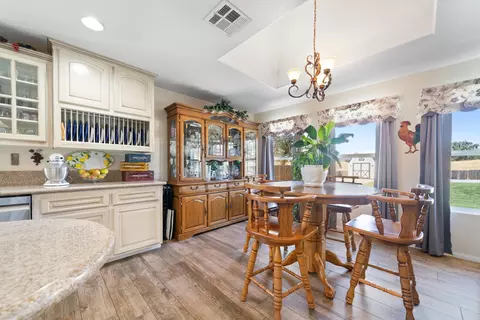 27601 Buckpasser Dr, Tehachapi, CA 93561 photo 11