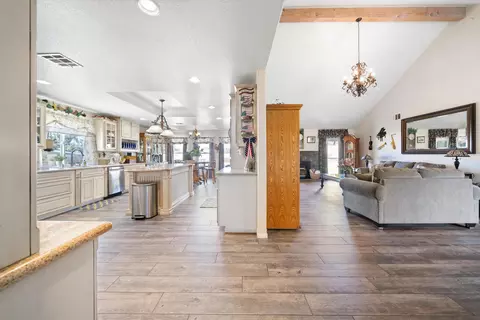 27601 Buckpasser Dr, Tehachapi, CA 93561 photo 12