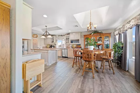 27601 Buckpasser Dr, Tehachapi, CA 93561 photo 10