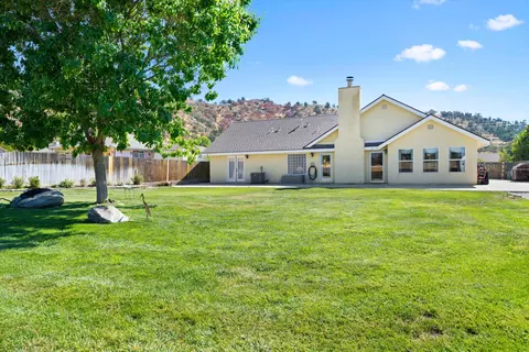27601 Buckpasser Dr, Tehachapi, CA 93561 photo 5